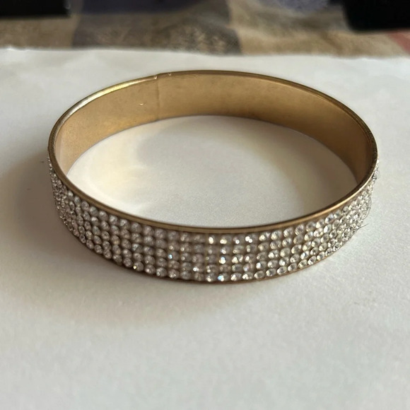 3/$20 Clear Crystal Rhinestone Gold Tone Large Bangle Bracelet - Picture 1 of 4